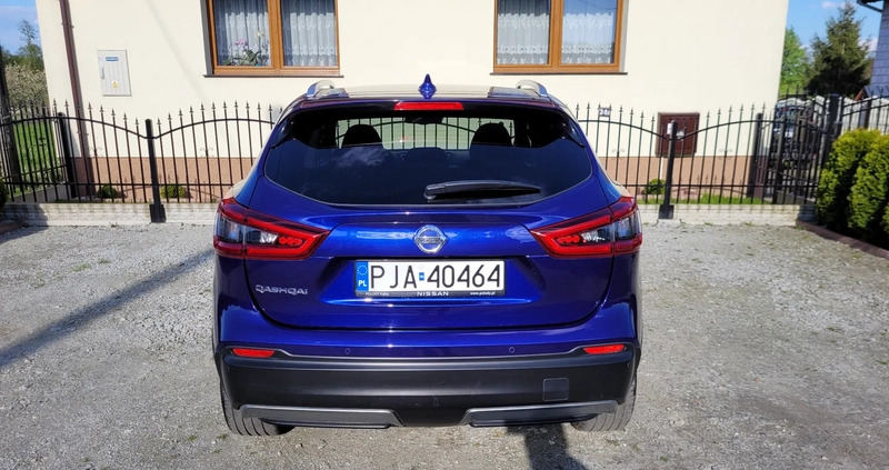 Nissan Qashqai cena 77900 przebieg: 104000, rok produkcji 2018 z Jarocin małe 137